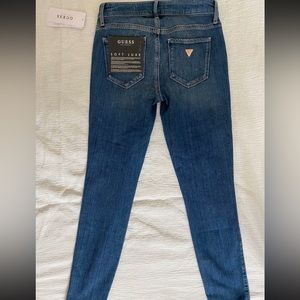 NWT GUESS Jeans size 25 Regular